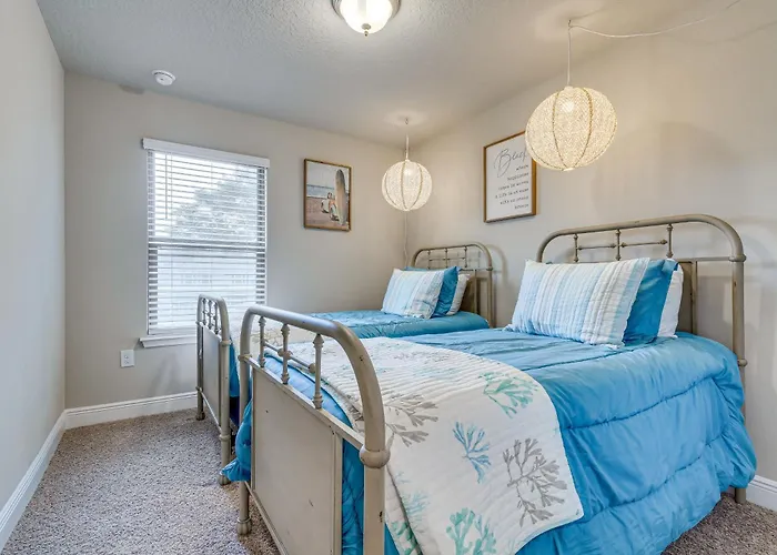 Holiday home Vacation W/ Community Pool! Pensacola