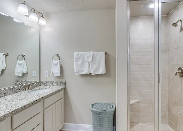 Holiday home Vacation W/ Community Pool! Pensacola
