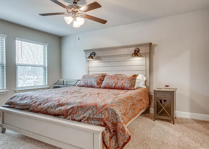 Vacation W/ Community Pool! Holiday home Pensacola