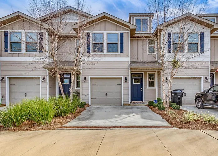 Holiday home Vacation W/ Community Pool! Pensacola